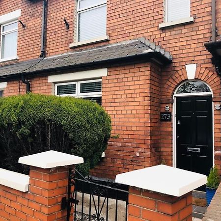 Cosy Two Bed Terraced House 7Min Drive From City بلفاست المظهر الخارجي الصورة