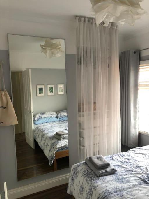 Cosy Two Bed Terraced House 7Min Drive From City بلفاست المظهر الخارجي الصورة