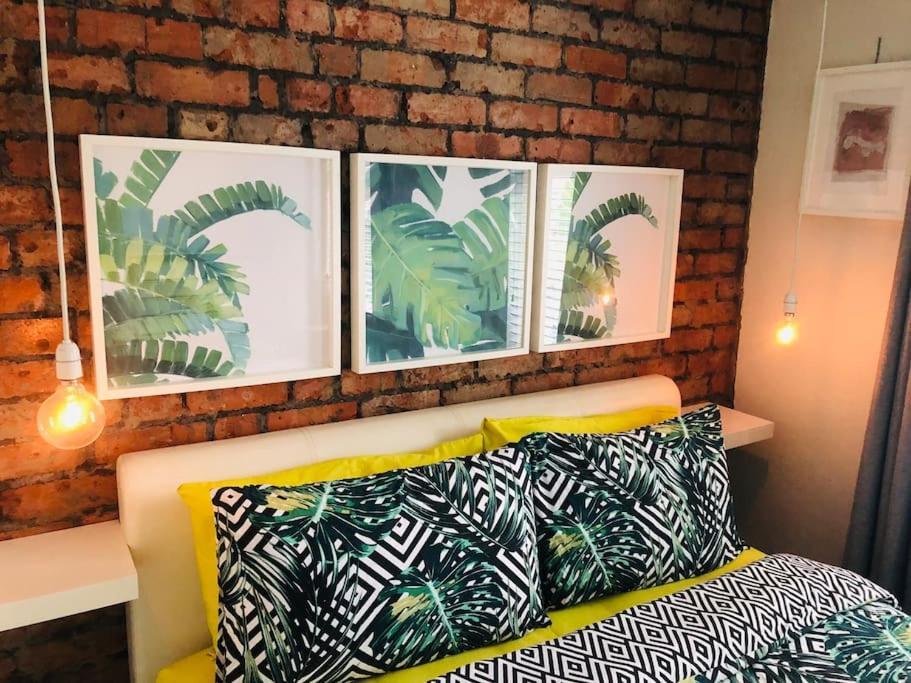 Cosy Two Bed Terraced House 7Min Drive From City بلفاست المظهر الخارجي الصورة