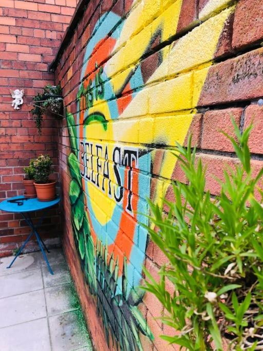 Cosy Two Bed Terraced House 7Min Drive From City بلفاست المظهر الخارجي الصورة